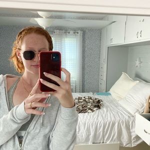 Meet your Posher, Julia